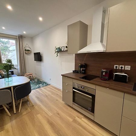 Elegant T2 A Bron, Tramway A 2Min, Box Parking, 4Personnes Apartamento Exterior foto