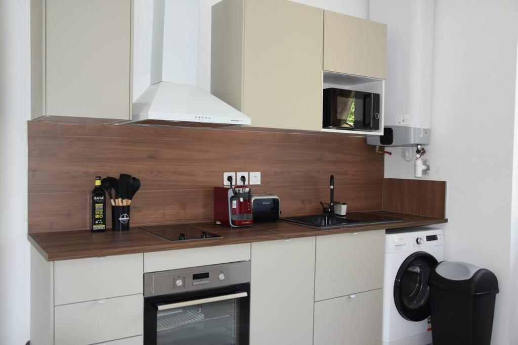 Elegant T2 A Bron, Tramway A 2Min, Box Parking, 4Personnes Apartamento Exterior foto
