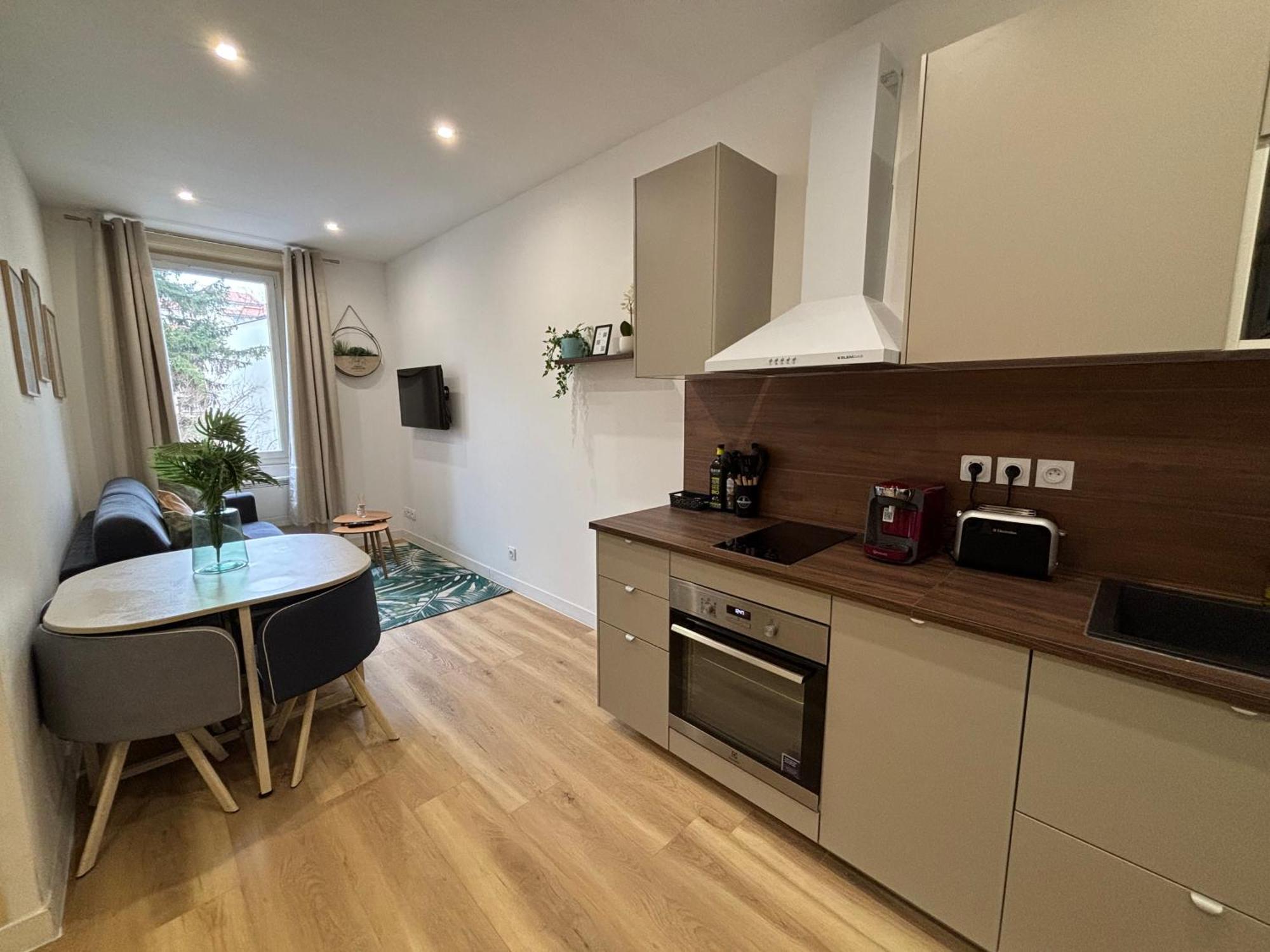Elegant T2 A Bron, Tramway A 2Min, Box Parking, 4Personnes Apartamento Exterior foto